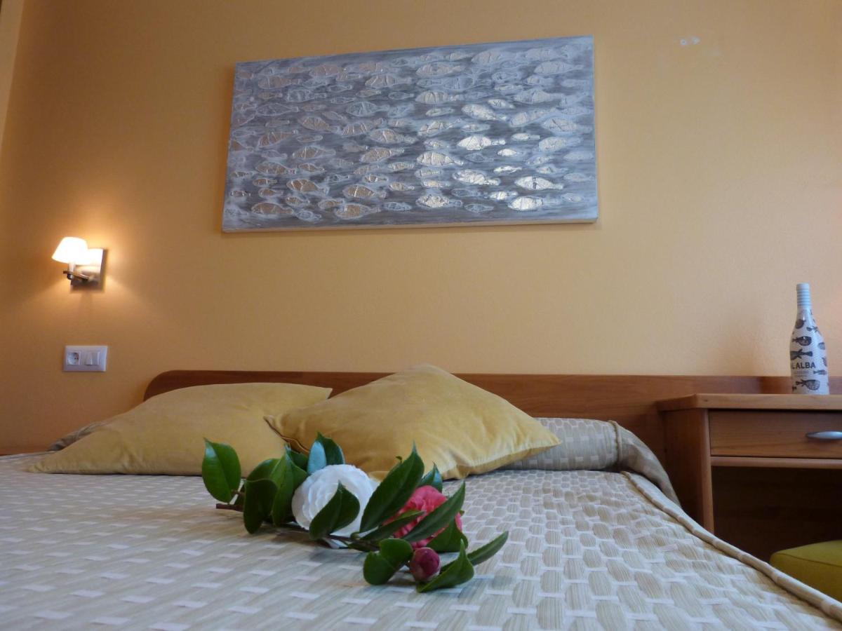 Hostal Pereirina Cee Exterior foto
