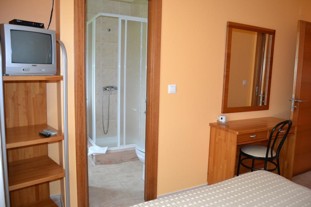 Hostal Pereirina Cee Exterior foto