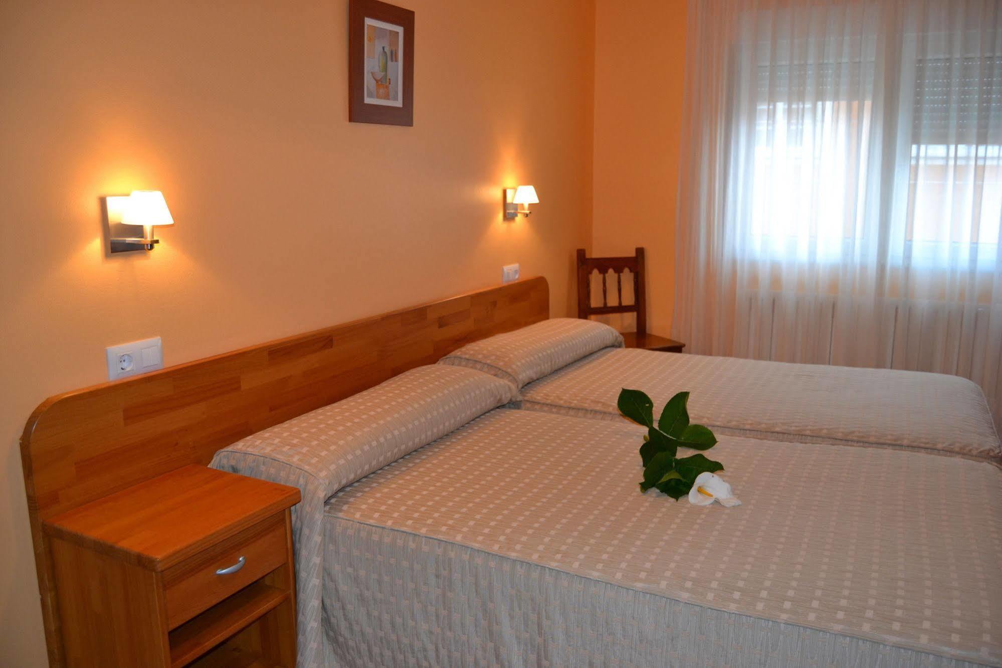 Hostal Pereirina Cee Exterior foto